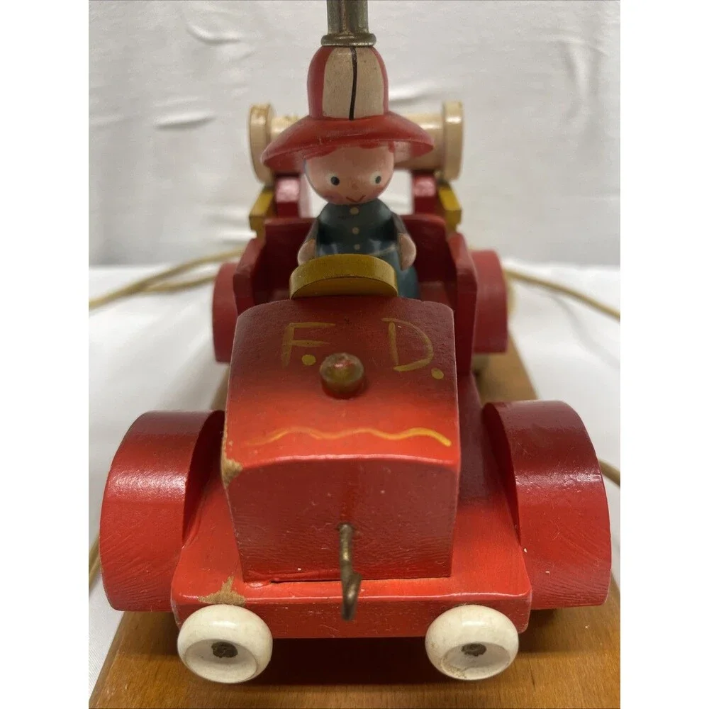 VTG 1972 Wooden Nursey Children's Room Lamp with Original Shade Fire Truck WORKS